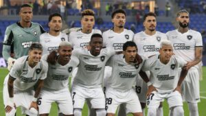 Time do Botafogo antes da partida contra o Pachuca
