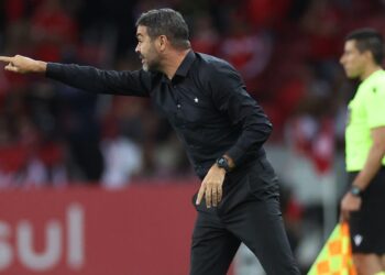 Artur Jorge treinando o Botafogo - @botafogo