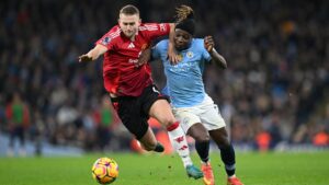 United vence City no derby.