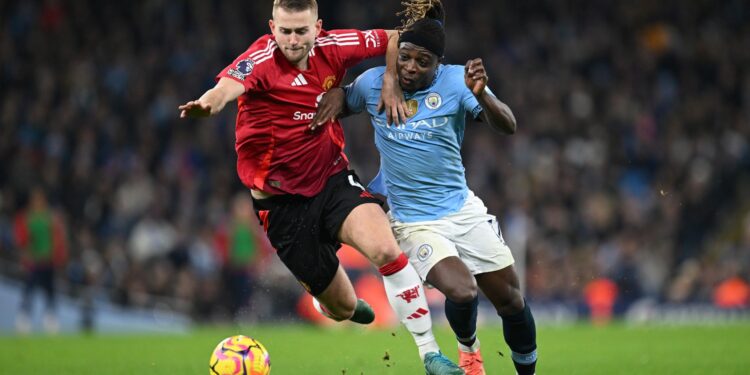 United vence City no derby.