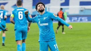 Claudinho comemorando gol pelo Zenit, na Champions League