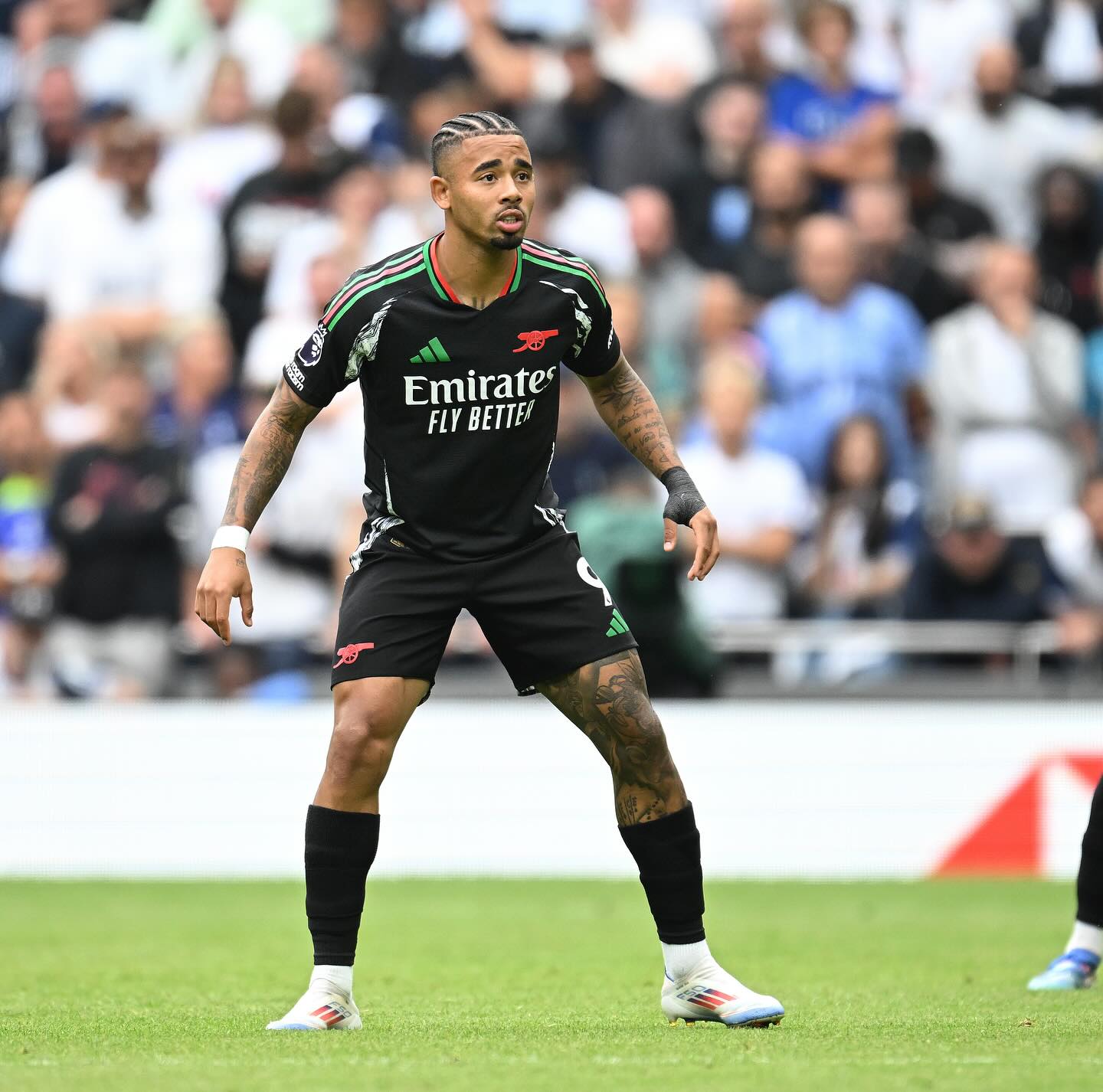 Gabriel Jesus atuando pelo Arsenal - Fonte: @dejesusoficial