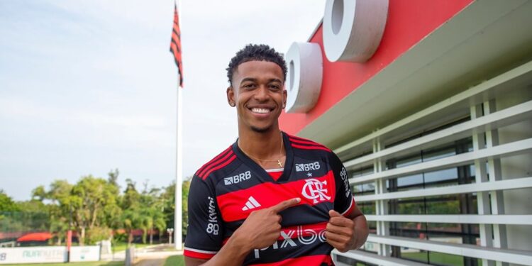 Carlinhos atacante do Flamengo - Fonte: @flamengo