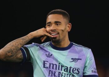 Gabriel Jesus comemorando um dos gols marcados pelo Arsenal contra o Palace