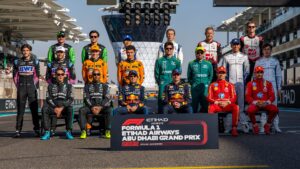 Foto de encerramento da Fórmula 1 com todos os pilotos