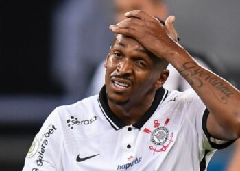 Jô, ex-Corinthians.