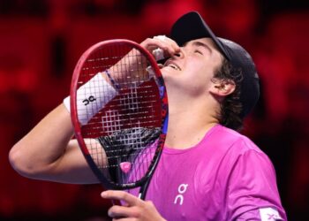 João Fonseca emocionado com título no Next Gen ATP Finals