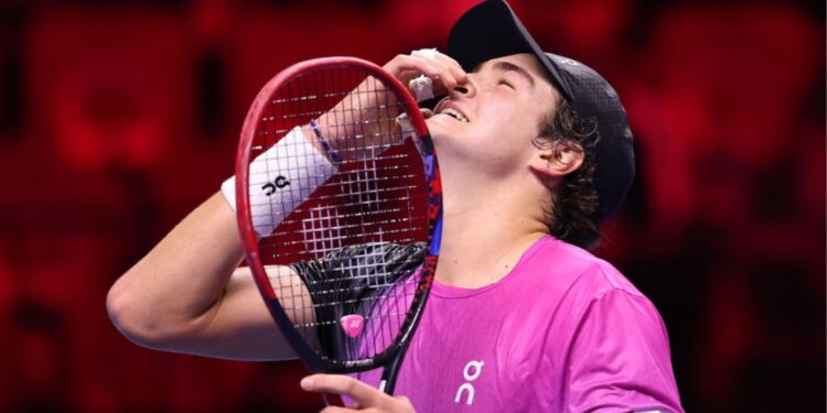 João Fonseca emocionado com título no Next Gen ATP Finals