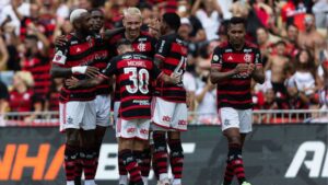 Jogadores do Flamengo comemoram gol contra o Internacional