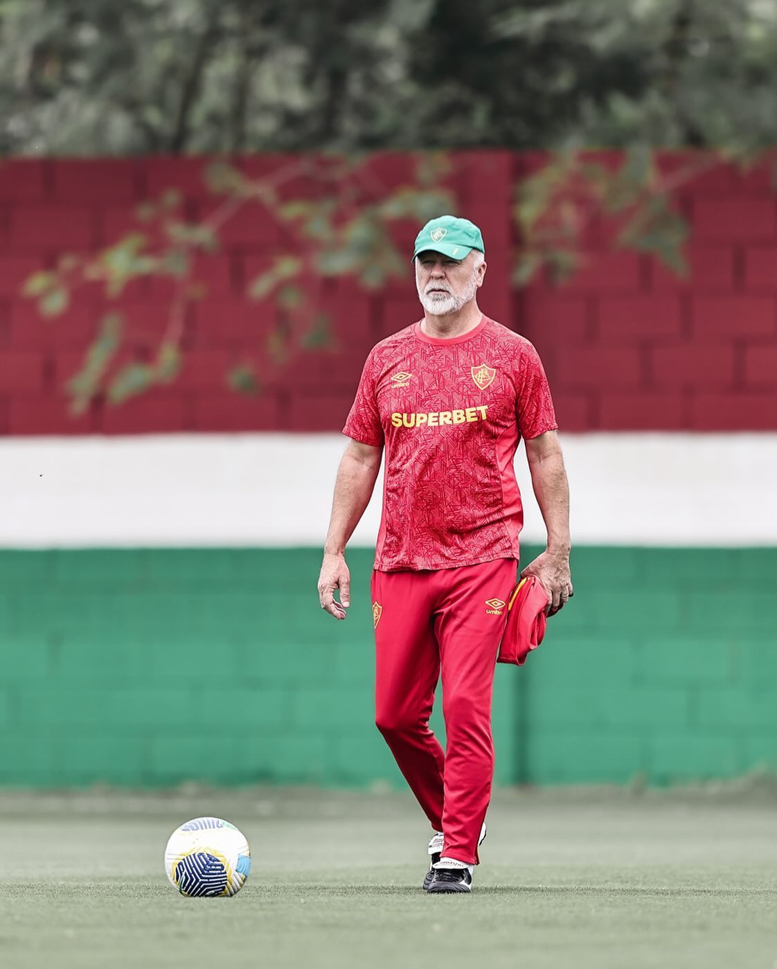 Mano Menezes treinando o Fluminense - Fonte: @manomenezes_oficial