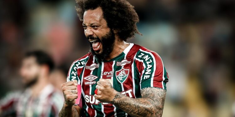 Marcelo comemorando pelo Fluminense - Fonte: @marcelotwelve