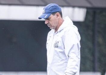 Carille movimentou o mercado da bola ao assumir o Vasco.