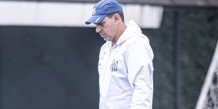 Carille movimentou o mercado da bola ao assumir o Vasco.