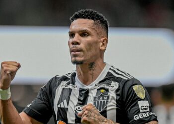 Reforço do Palmeiras, Paulinho em ação pelo Atlético-MG