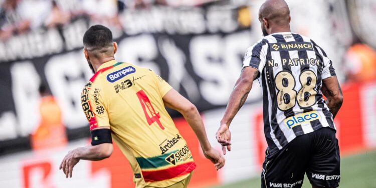 Patrick atuando pelo Santos - Fonte: @patrickchoco