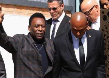 Pelé deixou um legado muito maior do que fez dentro das quatro linhas