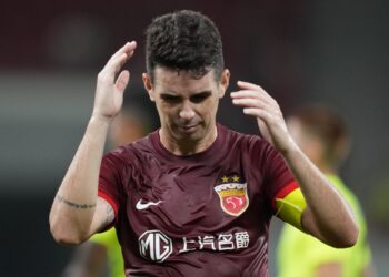 Oscar, alvo do São Paulo, em ação pelo Shangai Port
