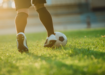 O futebol vem se transformando, cada vez mais, num grande laboratório a céu aberto para aplicação e desenvolvimento da ciência e da tecnologia.