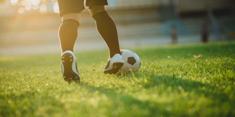 O futebol vem se transformando, cada vez mais, num grande laboratório a céu aberto para aplicação e desenvolvimento da ciência e da tecnologia.