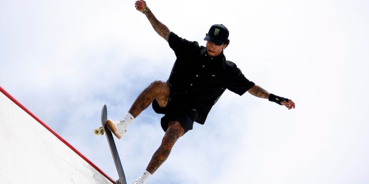 Nyjah Huston fatura o título do Super Crown.