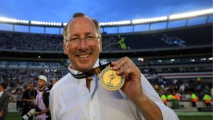 Textor com a medalha de campeão da Libertadores após o título do Botafogo