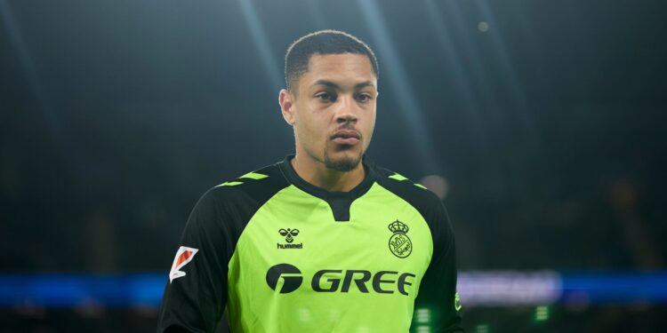 Vitor Roque no Bétis.