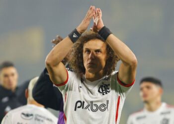 David Luiz, ex-zagueiro do Flamengo, lamenta a eliminação para o Peñarol, na Libertadores 2024