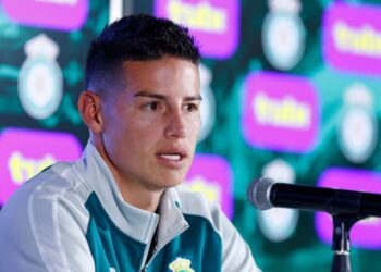 James Rodríguez, do León-MEX, durante entrevista coletiva de sua apresentação