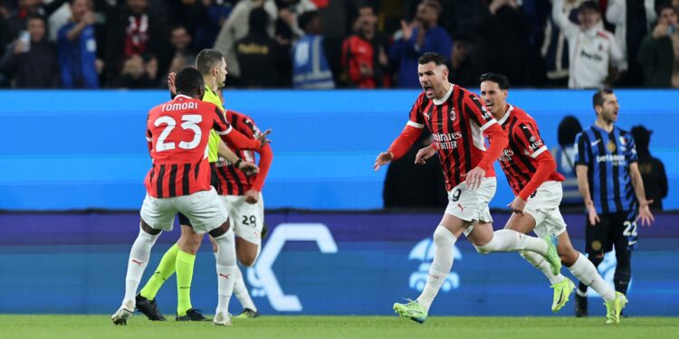 Milan vence Inter de Milão de virada e conquista título da Supercopa da Itália