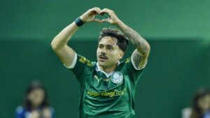 Mauricio, do Palmeiras, comemora gol marcado contra a Portuguesa, em partida válida pelo Paulistão