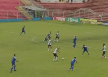 Lance de jogo entre Vasco sub-20 e Canaã sub-20, válido pela Copinha