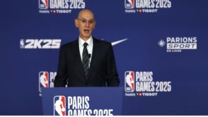 Adam Silver, comissário da NBA, durante entrevista coletiva antes de jogo da NBA em Paris, na França