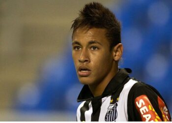 Neymar atuando pelo Santos