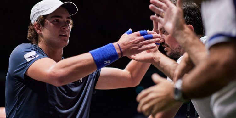 João Fonseca será o primeiro brasileiro a entrar em quadra pela Copa Davis
