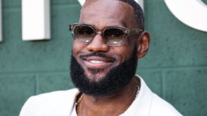 LeBron James quebra o maior recorde da NBA com maestria