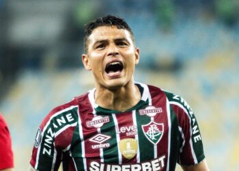 Por Que Thiago Silva Rejeitou a Premier League e Escolheu o Fluminense?