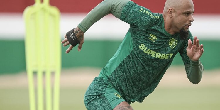“The Flash perdeu”: Felipe Melo não perdoa Fabrício Bruno e exalta Hulk!