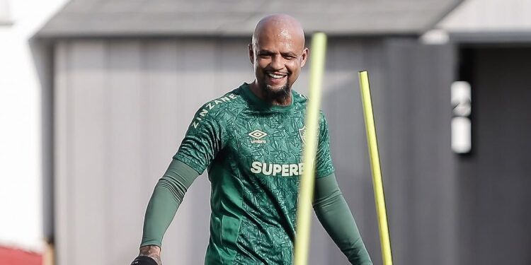 “The Flash perdeu”: Felipe Melo não perdoa Fabrício Bruno e exalta Hulk!