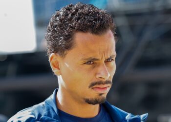 O volante Allan, do Flamengo, foi acusado de agressão pela ex-mulher