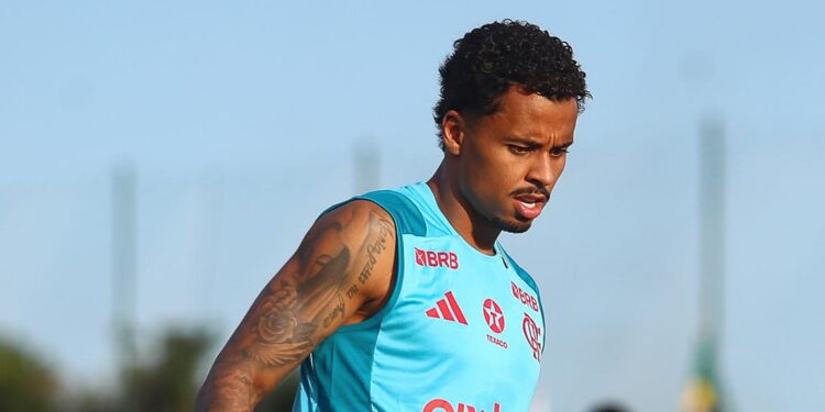 Allan treinando pelo Flamengo - Fonte: @allan_.souza