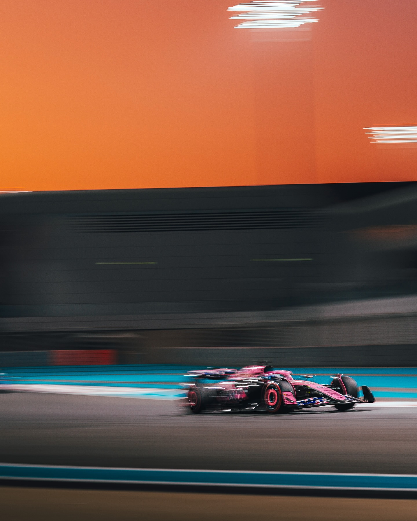 Carro da Alpine correndo - Fonte: @alpinef1team
