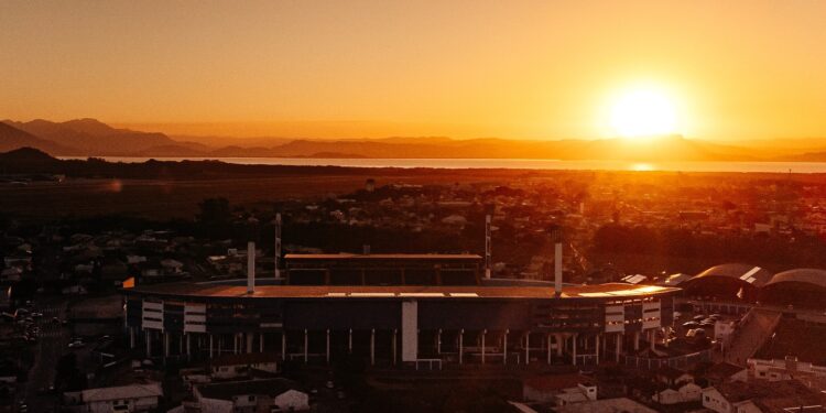 Estádio da Ressacada - Fonte: @avaifc