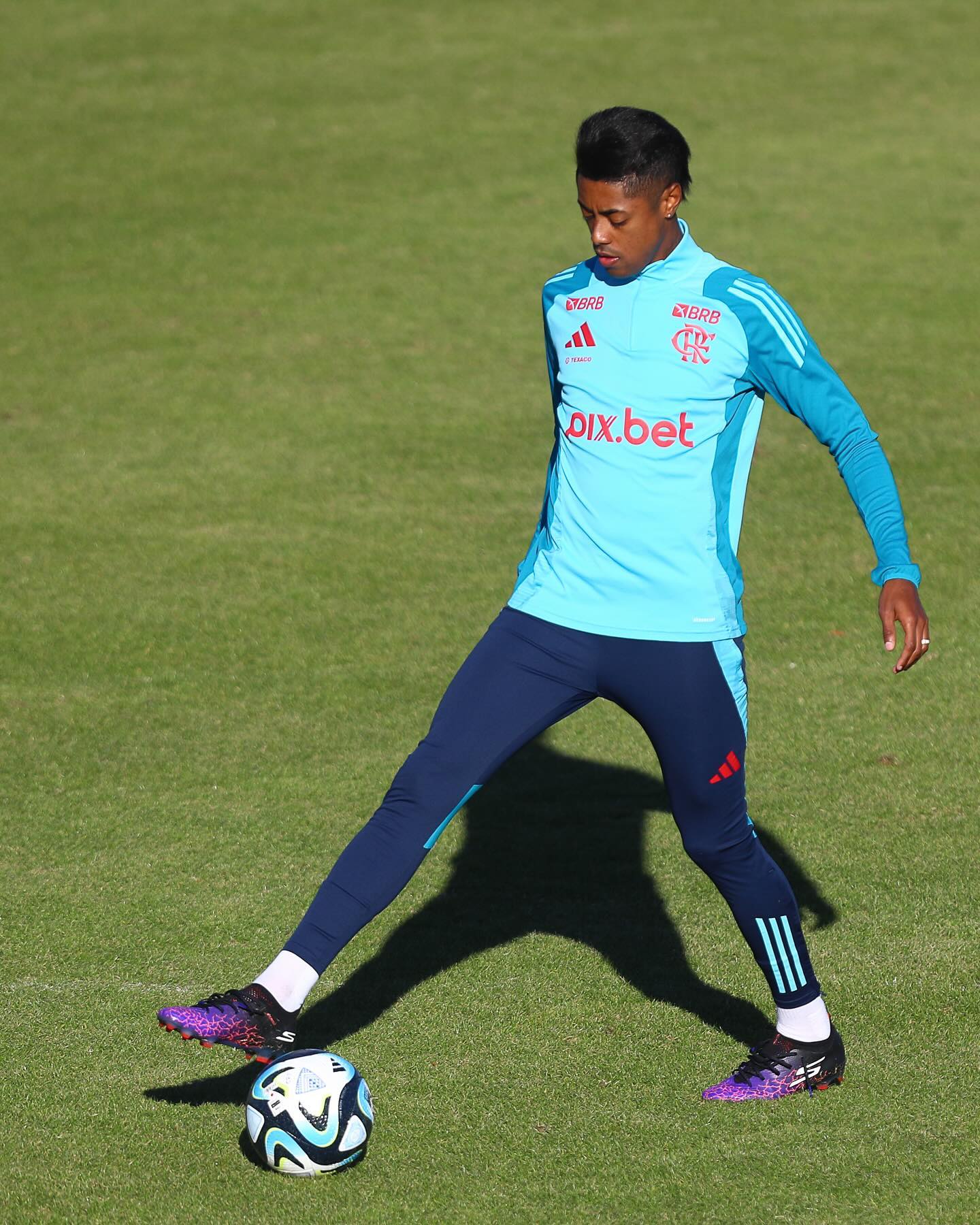 Bruno Henrique treinando pelo Flamengo - Fonte: @b.henrique