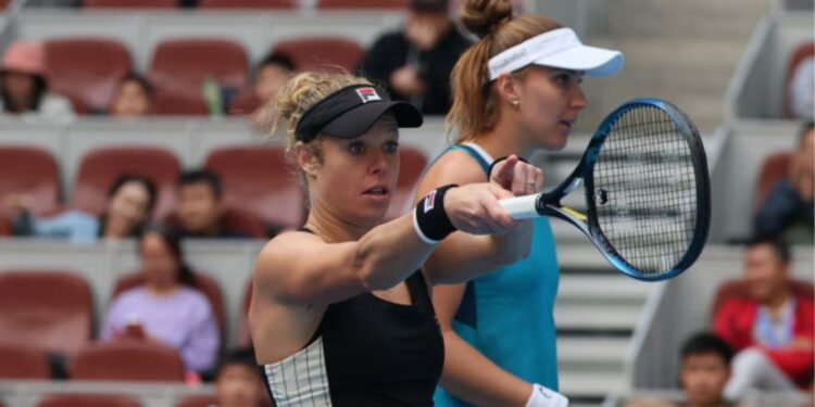 Bia Haddad e Laura Siegemund em ação