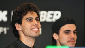 Gabriel Bortoleto sorrindo após bateria de testes com a Sauber