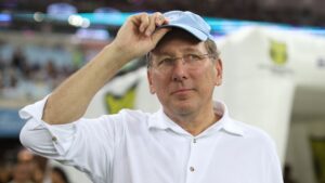 John Textor, CEO da SAF do Botafogo, presente no Maracanã, em jogo contra o Criciúma