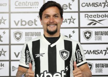 Artur no Botafogo - Fonte: @botafogo