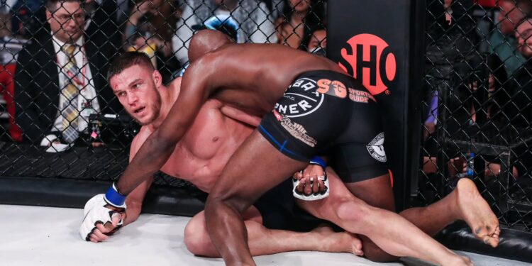 Corey e Nemkov lutando - Fonte: @coreya_mma