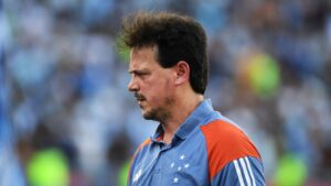 Fernando Diniz se despede do Cruzeiro.