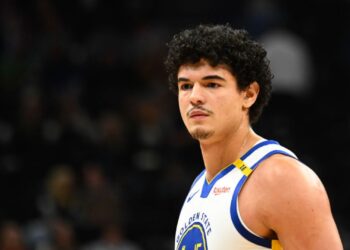 Companheiro de Curry, Gui Santos em ação pelos Warriors na NBA